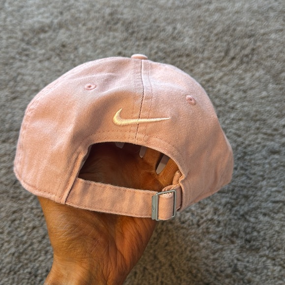 Nike Blush Hat - Picture 2 of 3